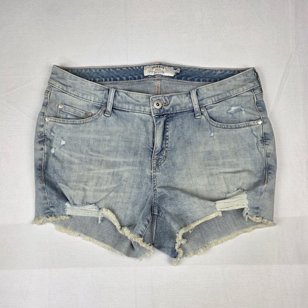Torrid Shorts Womens Size 14 Light Wash Distressed Denim Frayed Hem Blue